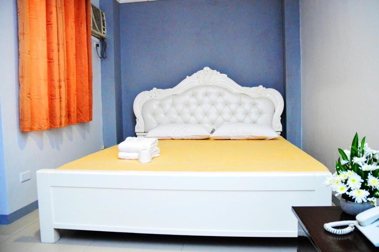 Elti Condotel By Bluebookers Angeles Exterior foto